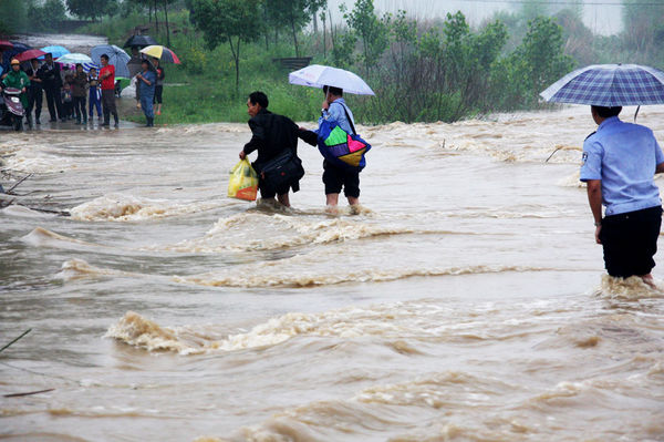 05-11洪涝灾害已致江西60.6万人受灾 直接经济损失超10亿