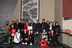 国防大学美术书法研究院副院长杨幸郎向我馆捐赠巨幅山水画
